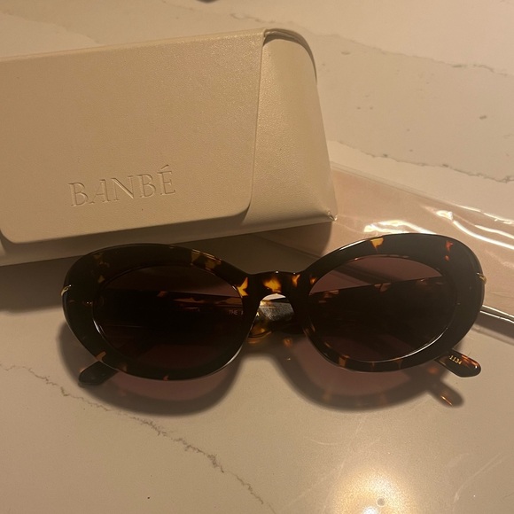 Banbè The Rocha Sunglasses - Picture 3 of 4